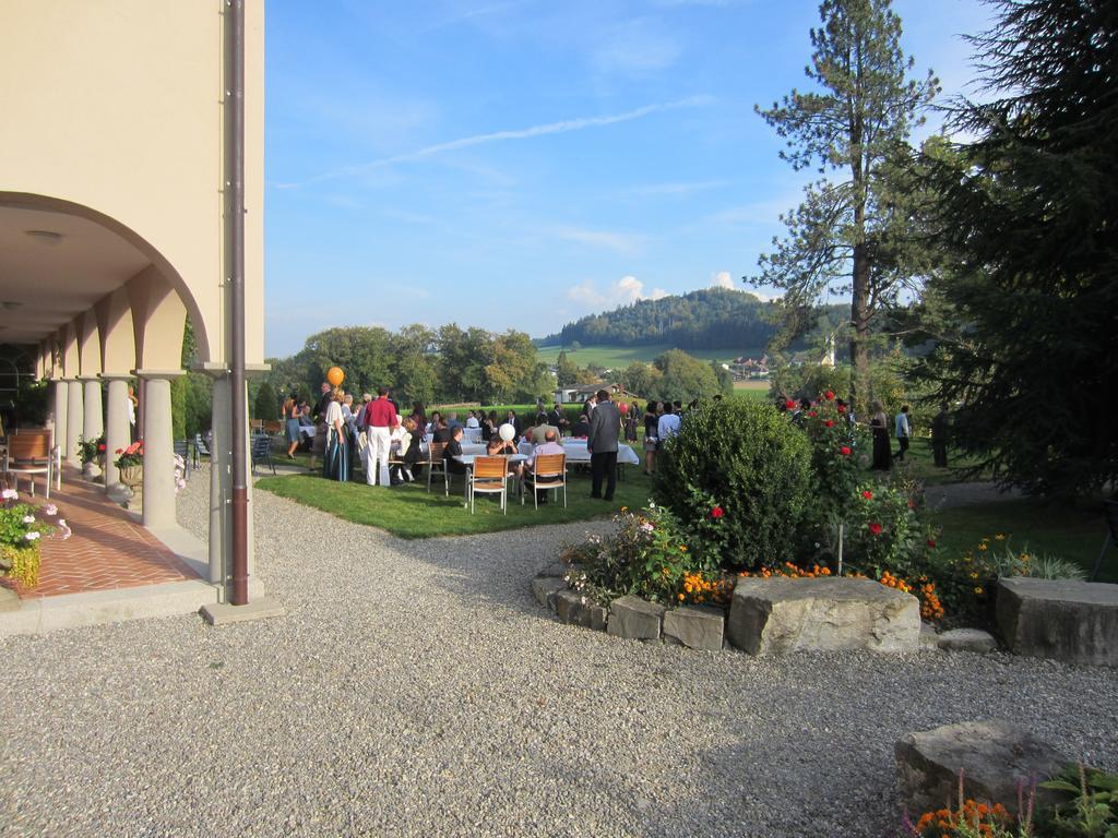 Burgbuehl Hotel Sankt Antoni Bagian luar foto